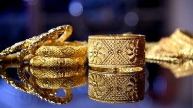 Gold jewellery pieces