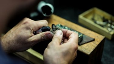 Jewellery polishing