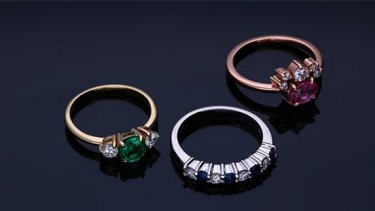 Multiple rings in frame